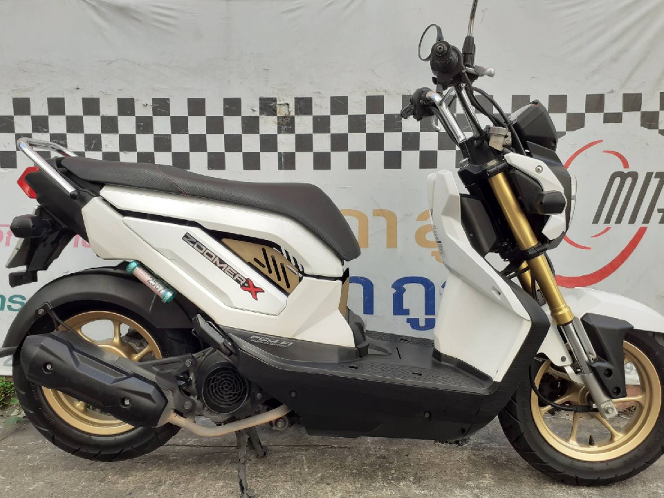 ขาย/แลก/เทิร์น ZoomerX ตัวไมล์แดง ล้อแม็กสีทองจด พ.ค.58 สีขาวสีเดิมๆ รถใช้งานส่วนตัว ไม่ได้วิ่งส่งขอ