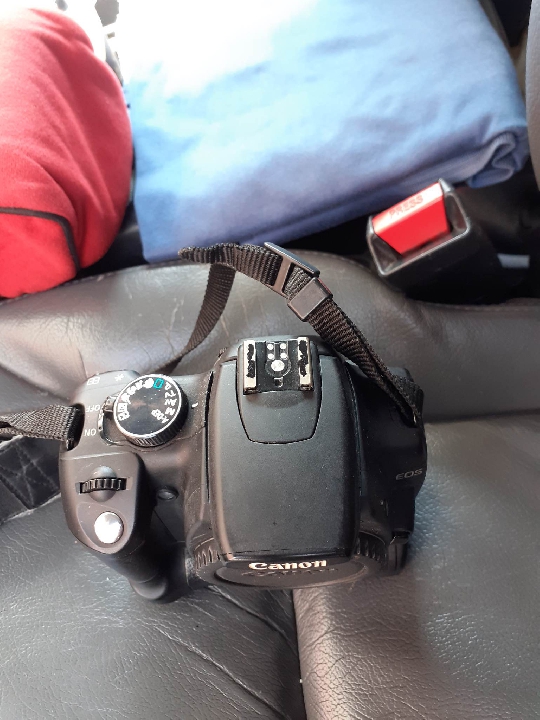 กล้องมือสอง Body Canon 350D พร้อม Grip สภาพใช้งานได้ปกติ