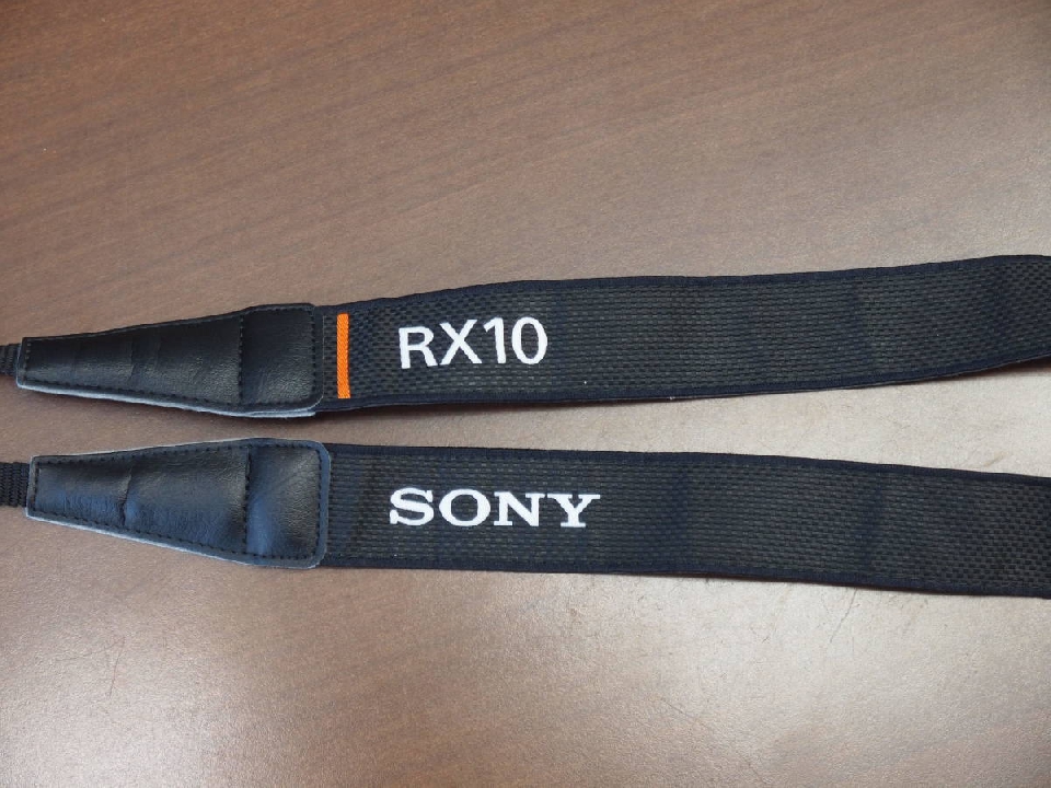 สภาพดี SONY Sony RX-10 ฮูด / สาย / สายชาร์จแท้