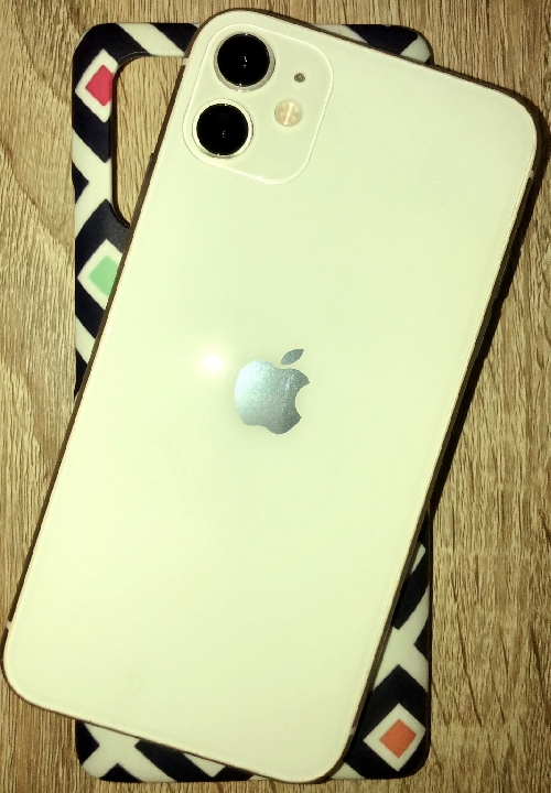 Apple iPhone11 White แบตสูง สภาพสวย พร้อมใช้งาน สเปกดี ของมีจำกัด หมดแล้วหมดเลย
