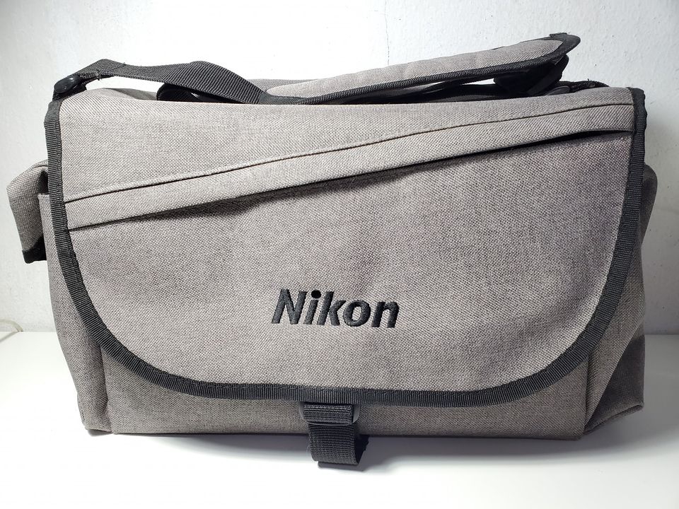 Nikon D[hidden information] VR Kit