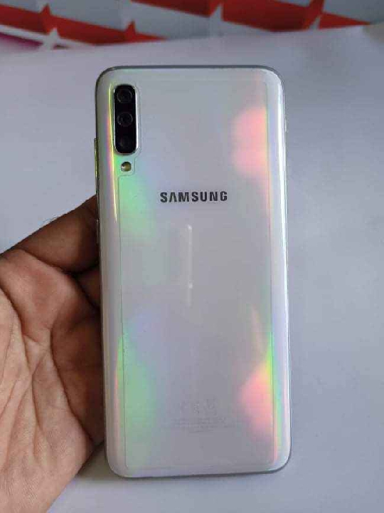 Samsung galaxy A70 จอ Super AMOLED 6.7 Ram 8GB Rom 128GB 