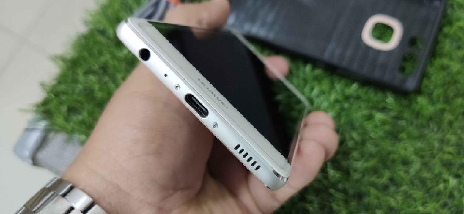 ขายอีกรอบ Huawei P9 สีขาวเงิน