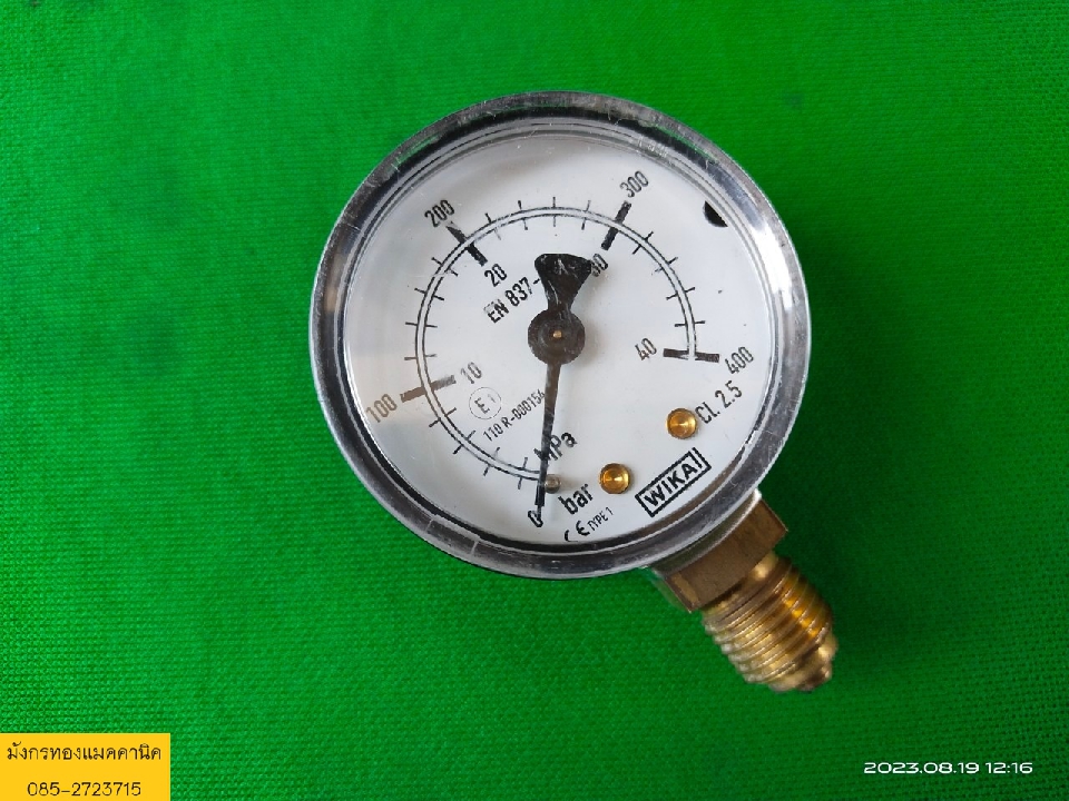 เกจวัดแรงดันไฮดรอลิก ยี่ห้อ WIKA ขนาด 2 นิ้ว รับแรงดันได้ 400 บาร์ ของใหม่เหลือจากการใช้งาน มีรอยจาก