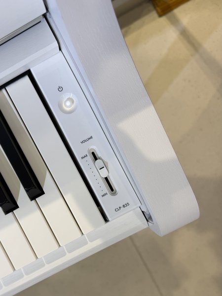 เปียโนไฟฟ้า Digital Piano CLP-835WH