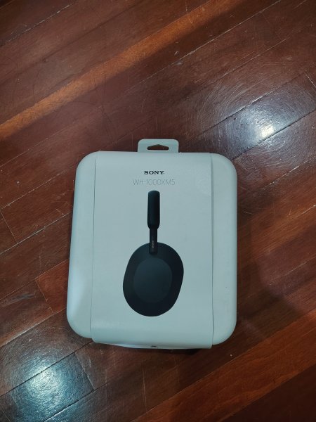 SONY WH-1000XM5 สภาพใหม่มาก