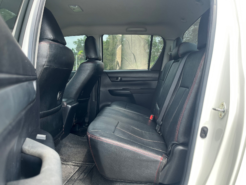 TOYOTA HILUX REVO 2.4 DOUBLE CAB AT