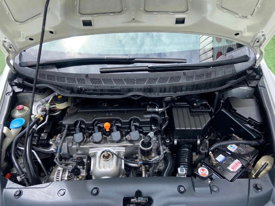 Honda Civic FD 1.8 E i-VTEC รุ่นTOP เกียร์ออโต้ ปี06 สีขาว
