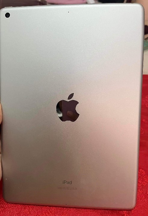     iPad 2019 Gen 7  หน้าจอ 10.2 สี silver 128gb Wifi เครื่องศูนย์ไทย
