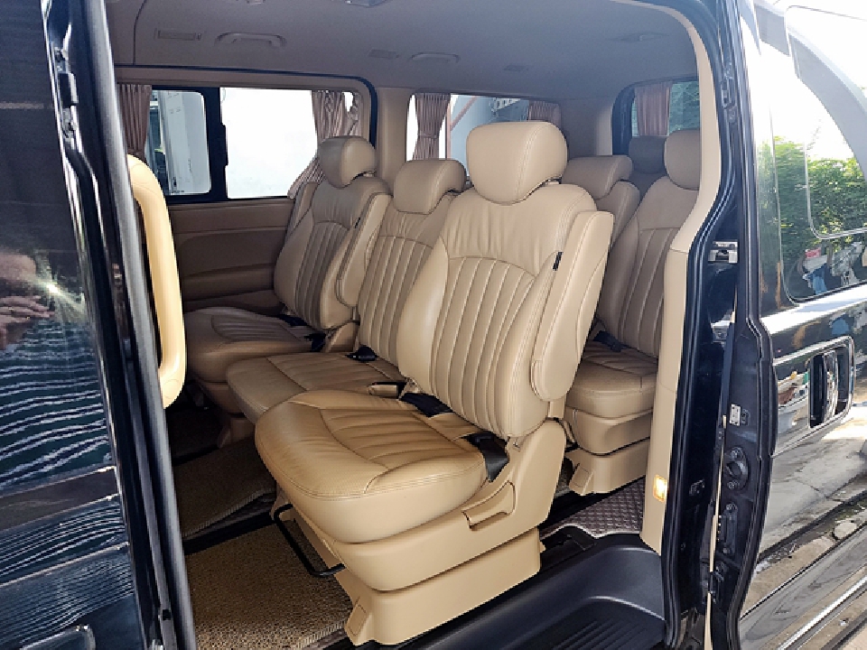 HYUNDAI H-1 2.5 DELUXE ปี2011จด12 ออกรถ03ปี12 มือเดียว เช็ค0บุ๊คกุญแจครบ Kดีฟรีดาวน์ สดลดได้ไม่มีVAT