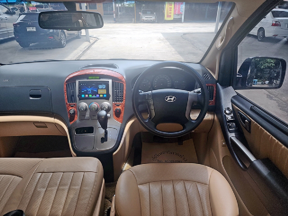 HYUNDAI H-1 2.5 DELUXE ปี2011จด12 ออกรถ03ปี12 มือเดียว เช็ค0บุ๊คกุญแจครบ Kดีฟรีดาวน์ สดลดได้ไม่มีVAT