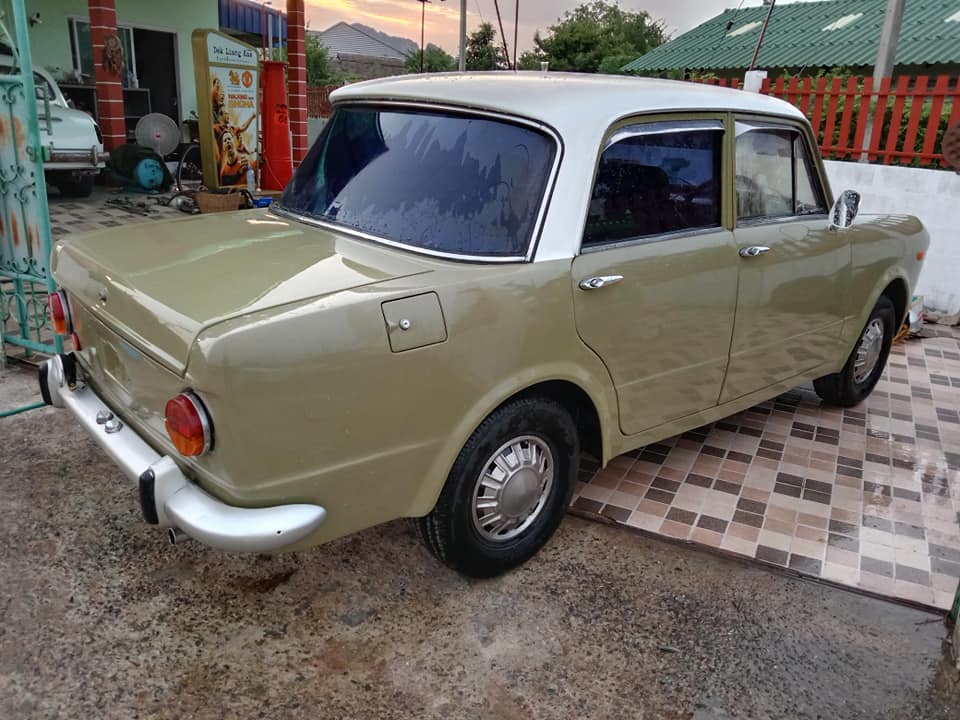 รถ โบราณ Fiat110 R