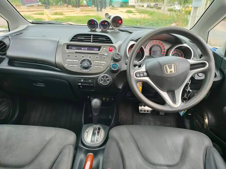 รถ Honda Jazz 1.5 vtec SV Top สุด  ปี 09 ABS airbag
