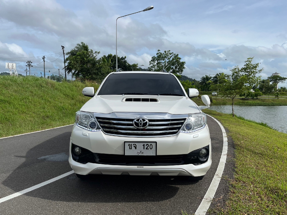TOYOTA FORTUNER 3.0 TRD Sportivo 4WD AT ปี 2012