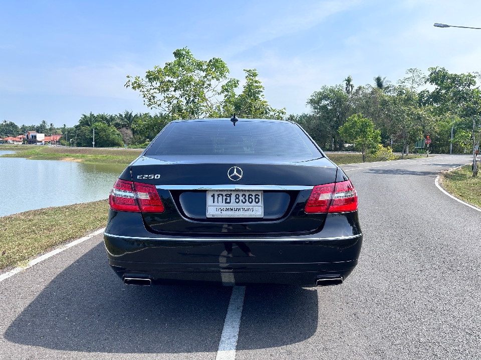 BENZ E-CLASS  E250 1.8 CGI โฉม W212 AT 2013