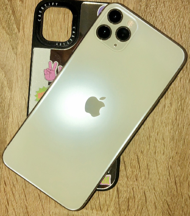 Apple iPhone11 Pro Max Silver เครื่องสภาพเหมือนใหม่ จอใหญ่ แบตอึด สีสวยหายาก