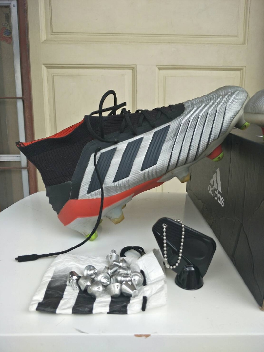 รองเท้าสตั๊ด Adidas 19.1 SG 40.5 255 สภาพเยี่ยมๆ อุปกรณ์พร้อมตามรูป