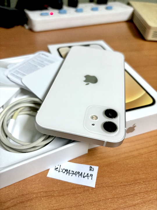 iPhone12 ความจุ128gb สีขาว เครื่องศูนย์ไทย สภาพเหมือนใหม่ ไร้รอยขีดข่วน