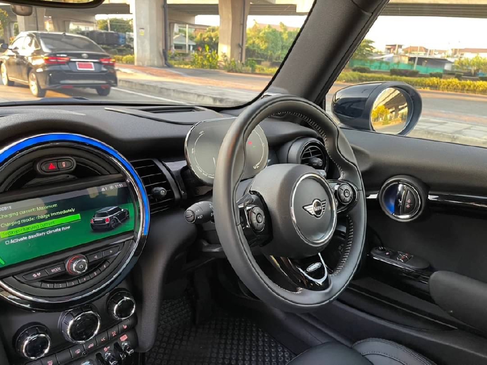 รถมือสอง 2021 MINI Cooper SE (EV) ไมล์ 5,000 km. ออกศูนย์สภาพเยี่ยม