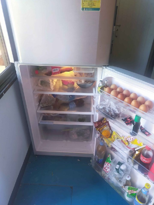 ตู้เย็นHitachi12.3คิว348ลิตรใหญ่มากขายเพราะกลับต่างจังหวัด