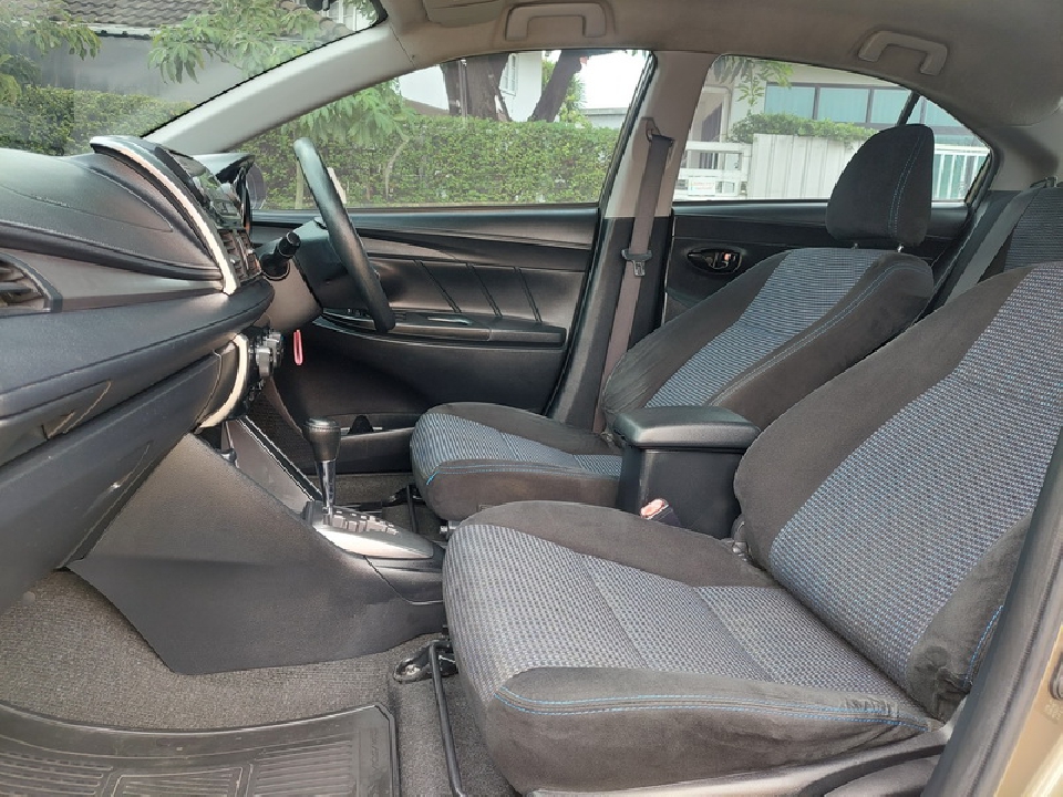 Toyota VIOS 1.5 E ไมเนอร์เช้นจ์ เบนซิน เกียร์ออโต้ ปี 2014