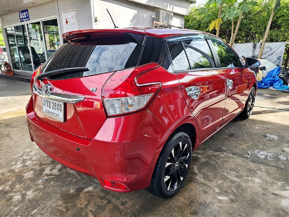 TOYOTA YARIS ECO 1.2 G ปี 2014 สีแดง มือเดียว วิ่ง 82954 โล Push Start Kดีฟรีดาวน์ สดลดได้ไม่มี VAT