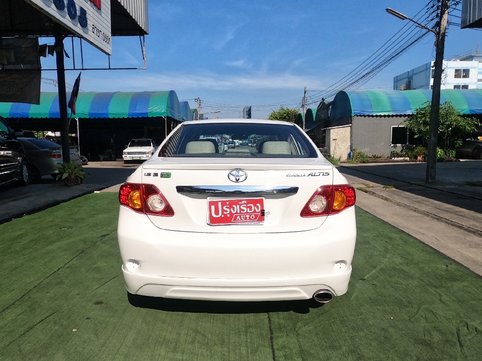 Toyota Corolla Altis 1.6 E CNG โรงงาน เกียร์ออโต้ ปี​ 2012 สีขาว