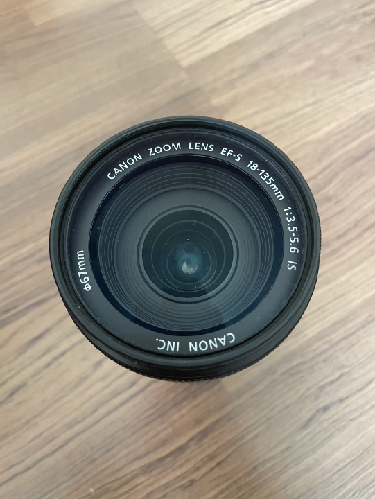Canon EF-S 18-135mm IS