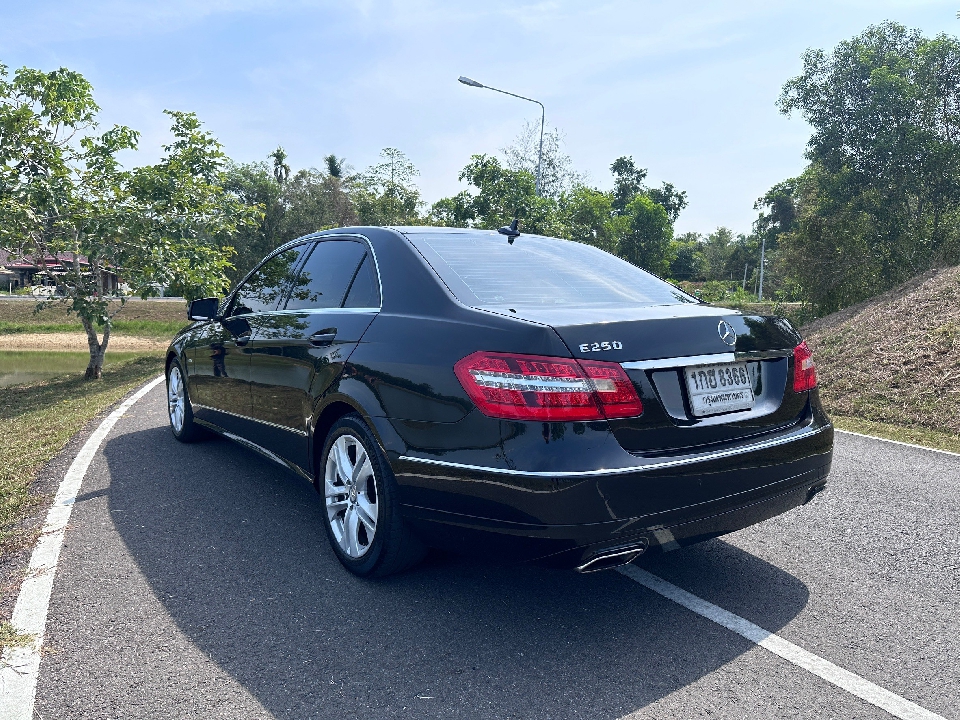 BENZ E-CLASS  E250 1.8 CGI โฉม W212 AT 2013