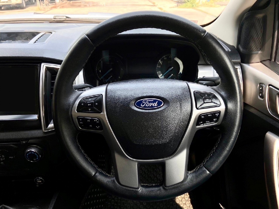 Ford Ranger Double Cab 2.2 Hi-Rider XLT ปี 2019 เกียร์ธรรมดา