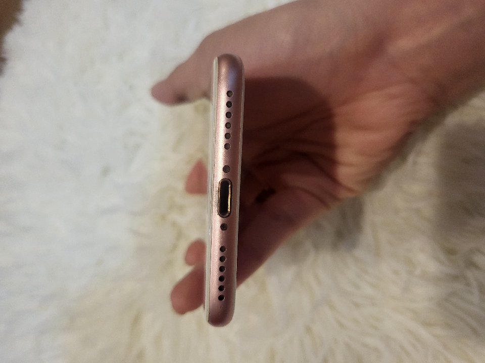 ขายไอโฟน7สีชมพู128gb