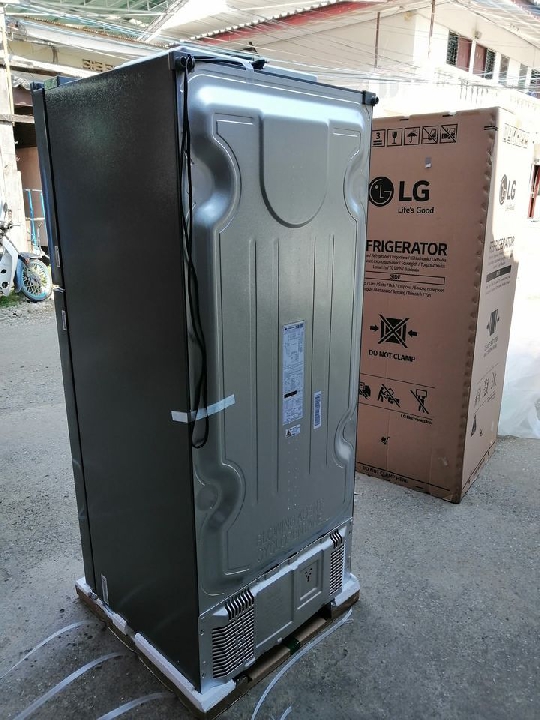 ตู้เย็น​ SHARP 5.9 คิว​ กับ​ LG
