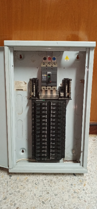 ตู้โหลดไฟ Schneider Q03-100EZ30G/SN 30 ช่อง 100A พร้อมลูกย่อยเต็ม
