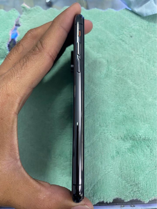iPhone XS 64g สีดำ