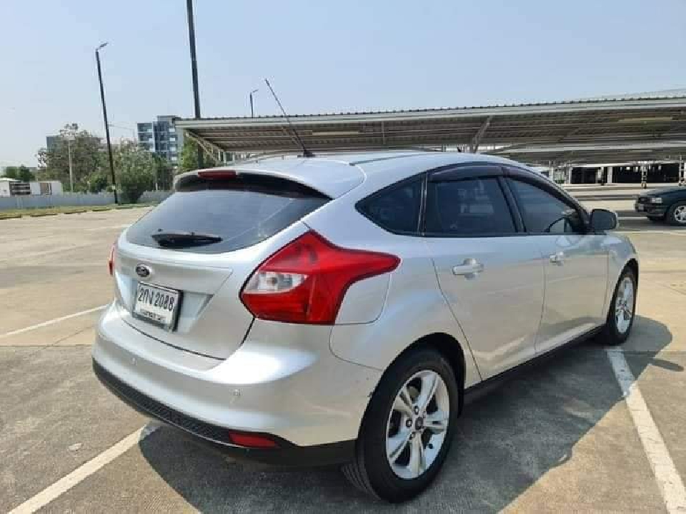 FORD FOCUS 1.6 TREND Hatchback AT. ปี 2013