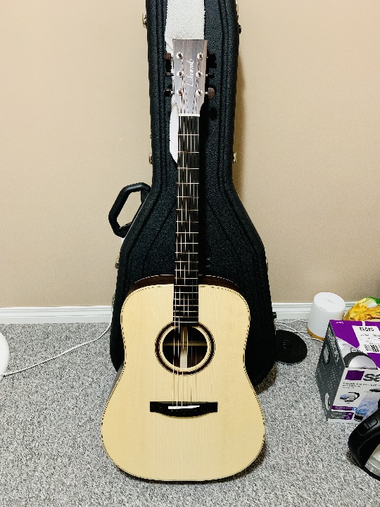 Lakewood D-32 Guitar