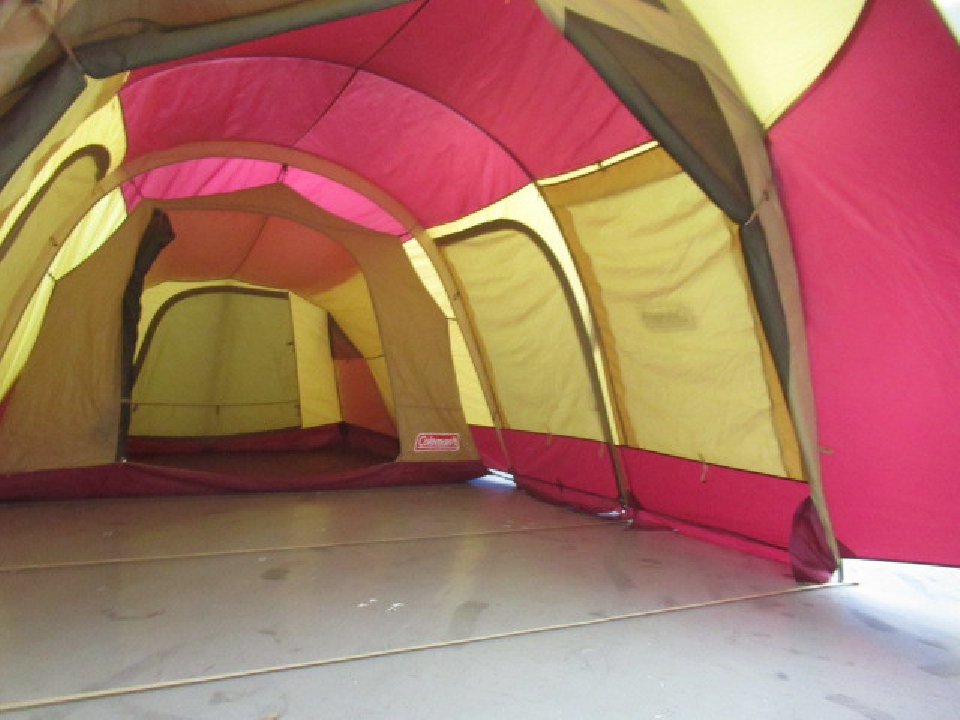 เต็นท์ ญี่ปุ่น Coleman Tunnel 2 Room House 2000031263 Burgundy Color Outdoor Camping Tent