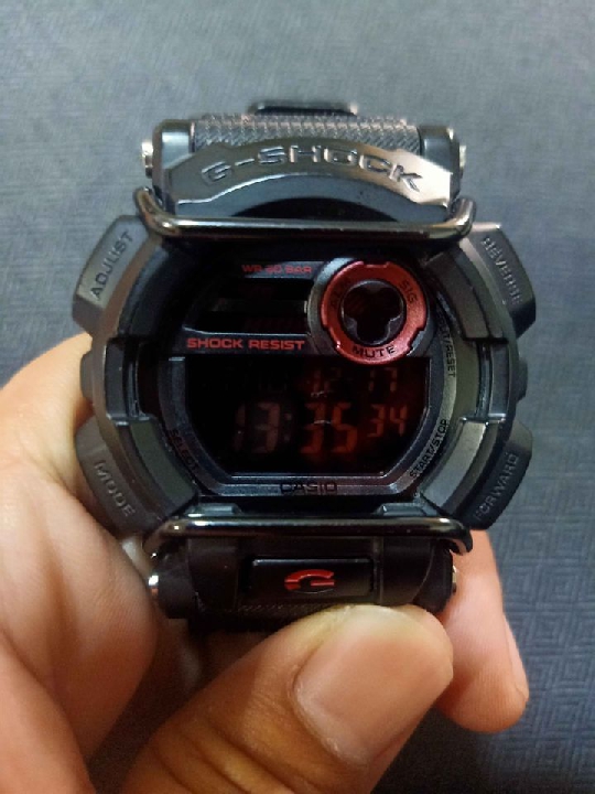 นาฬิกา Casio G-Shock รุ่น GD-400-1DR มือสอง