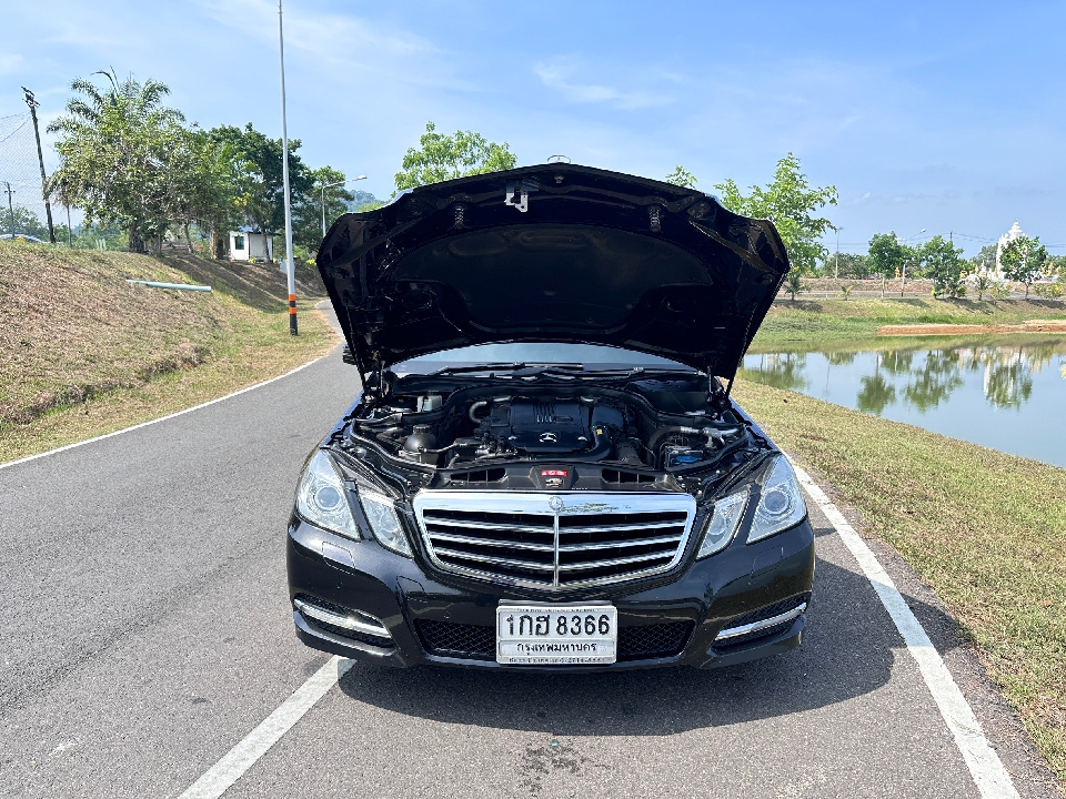 BENZ E-CLASS  E250 1.8 CGI โฉม W212 AT 2012