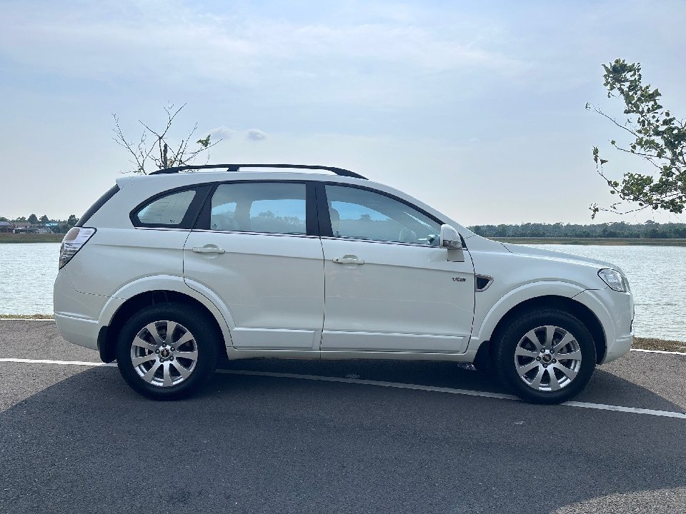 Chevrolet Captiva  2.0 LSX SUV AT 2010