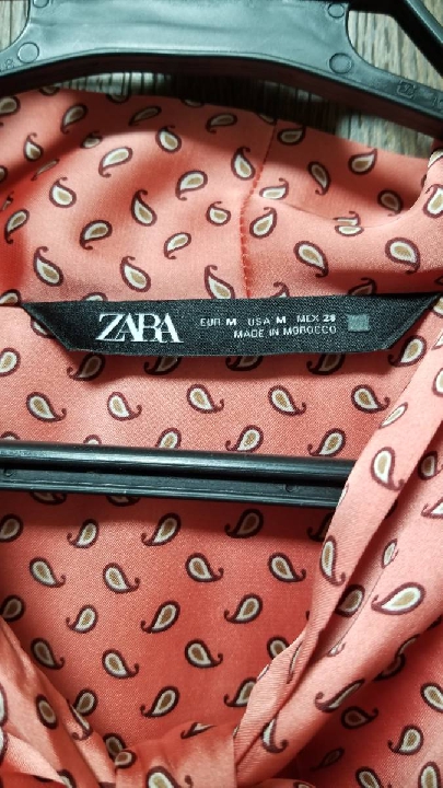 เสื้อผ้าแฟชั่นผู้หญิง Zara แท้ มือสอง ไซส์ M