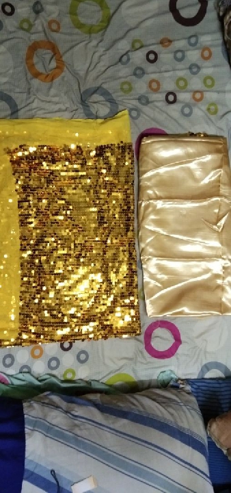 ผ้าต่วนสีครีม ผ้าเลื่อมซีทรู ความยาว 3 เมตร ⭐️ ของใหม่ มือหนึ่ง สภาพดี ไม่ผ่านการใช้งาน ราคา 750 บา