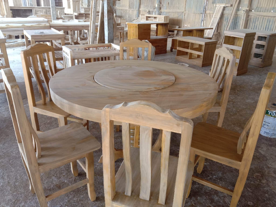 โต๊ะอาหารไม้สัดทอง พร้อมเก้าอี้6ตัว