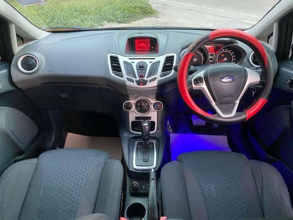 Ford Fiesta 1.6 Airbagคู่ ตัวS ปี 2013