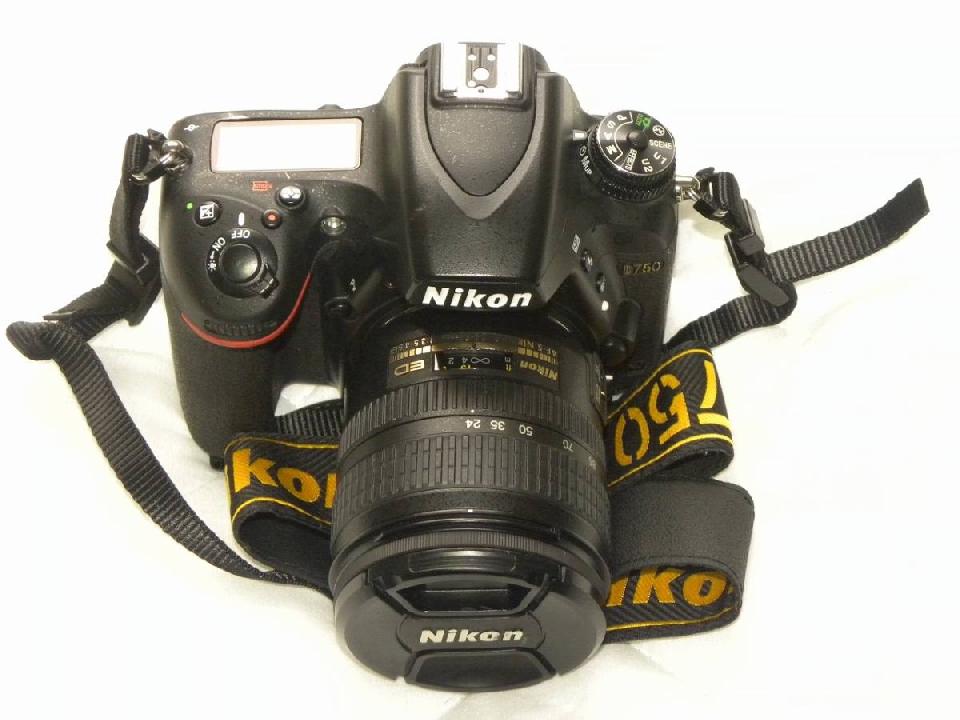 กล้องดิจิตอล Nikon Full Size D750　